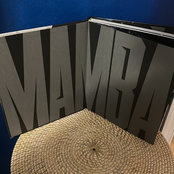 The Mamba Mentality: How I Play by Bryant Kobe (Hardcover) Intro by Phil Jackson - Picture 3 of 4